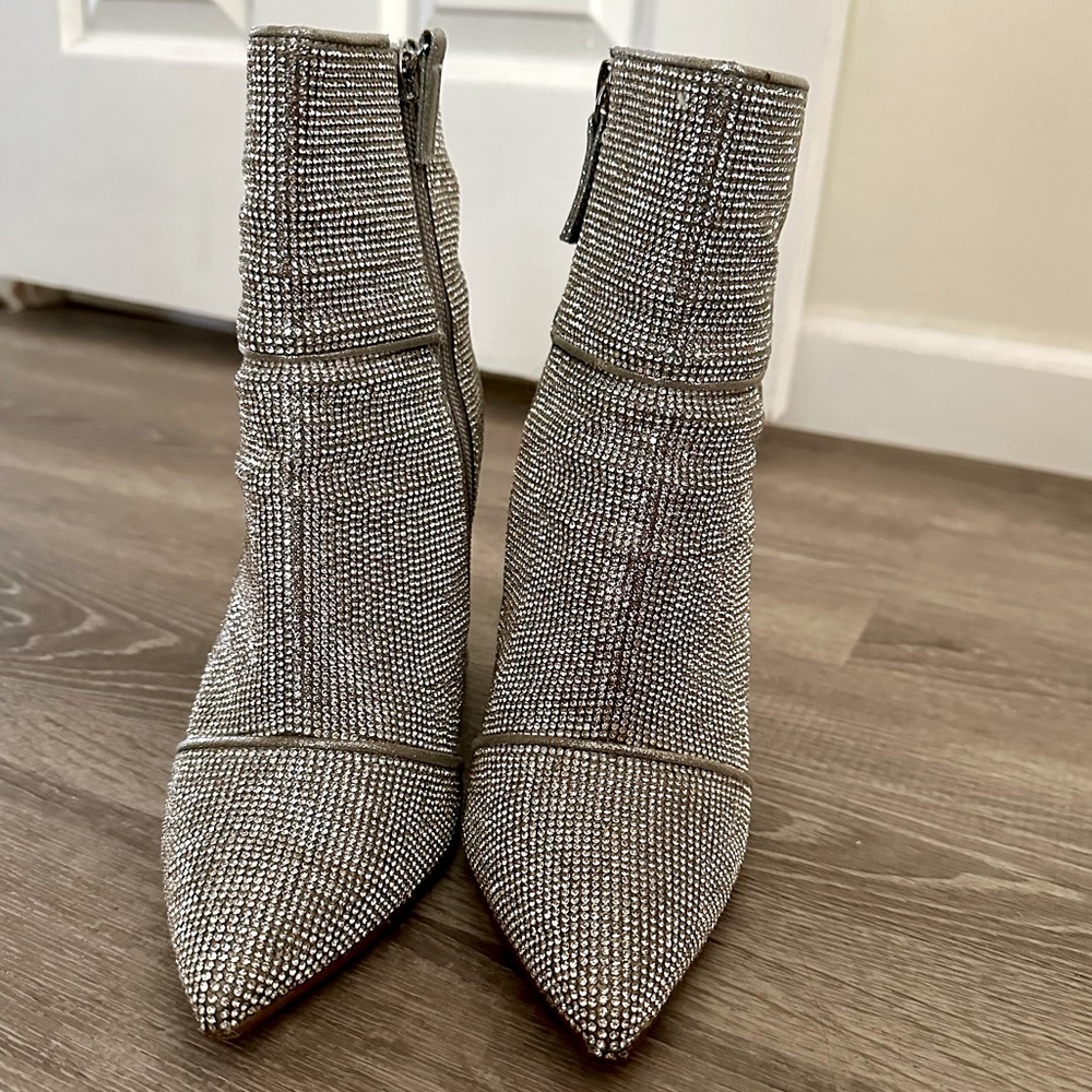 Noticed-R Rhinestone Steve Madden Booties - size 6.5